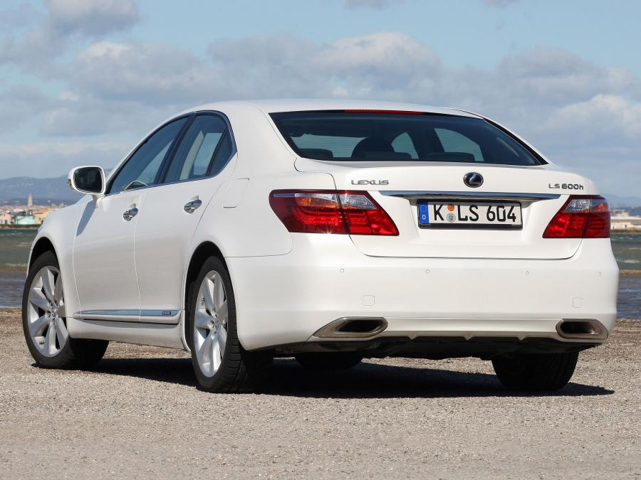  Lexus LS600h 2009 года  (EU) (фото 2 из 9)